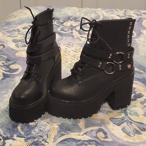 Demonia Assault 1 Platform Boots 